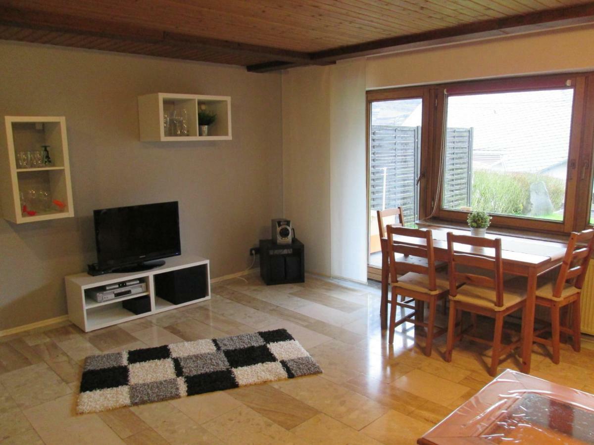 Ferienwohnung Edi Fischer Oberfell Luaran gambar