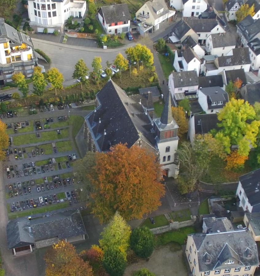 Ferienwohnung Edi Fischer Oberfell Luaran gambar